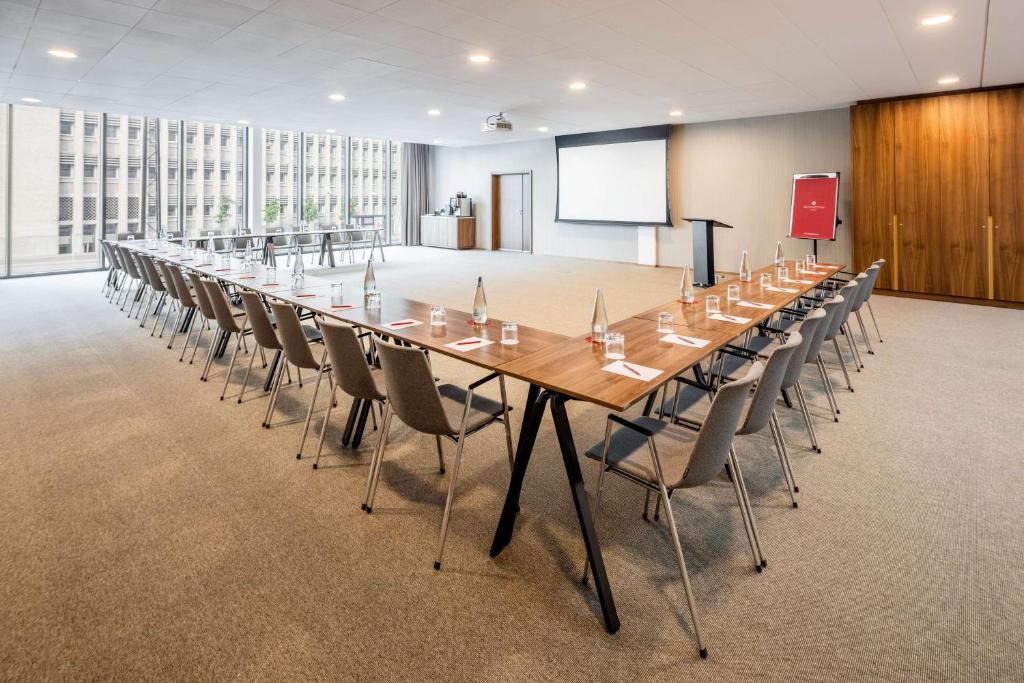 Nh Collection Frankfurt Spin Tower Hotel Frankfurt am Main Bagian luar foto