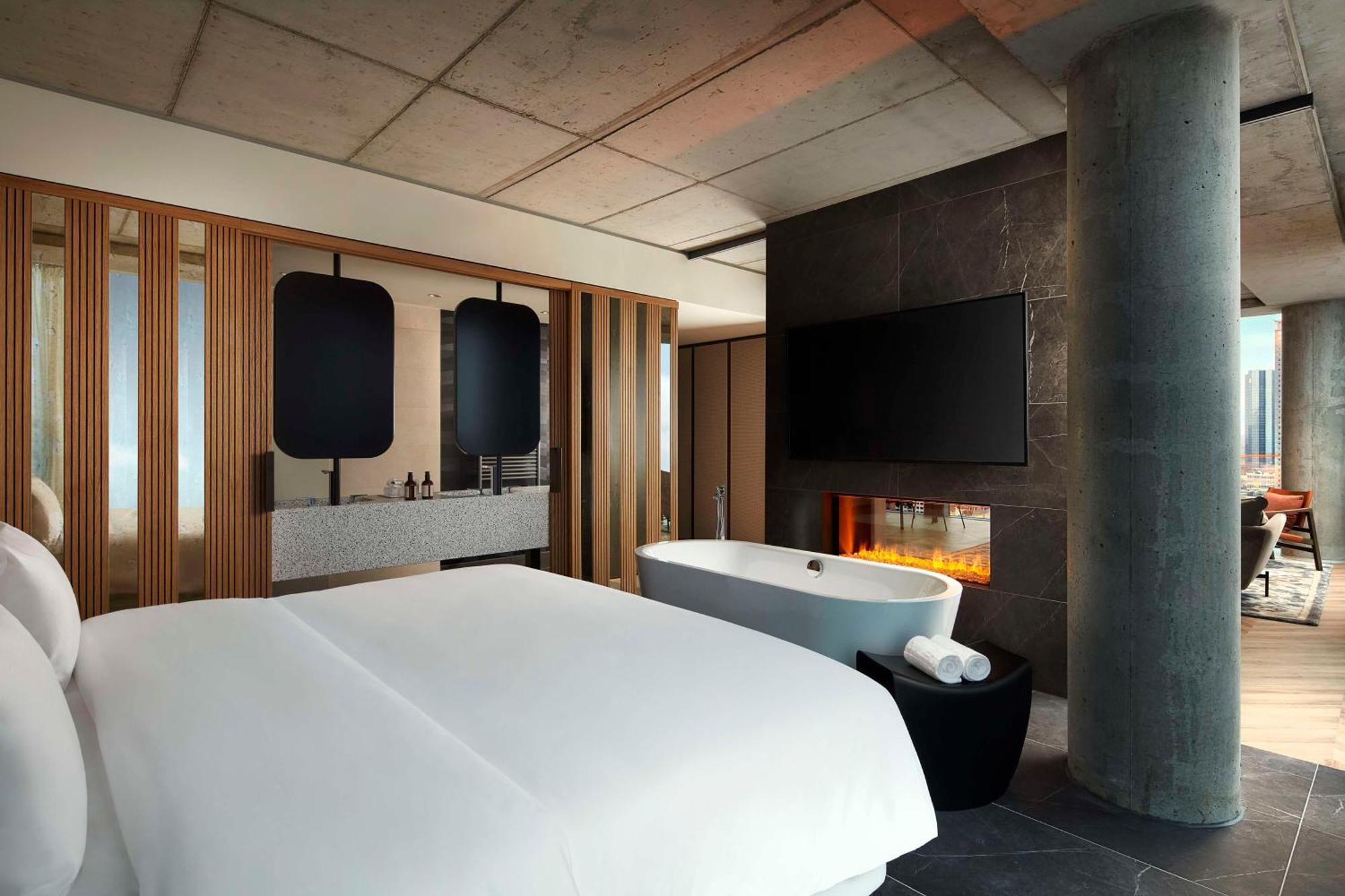 Nh Collection Frankfurt Spin Tower Hotel Frankfurt am Main Bagian luar foto