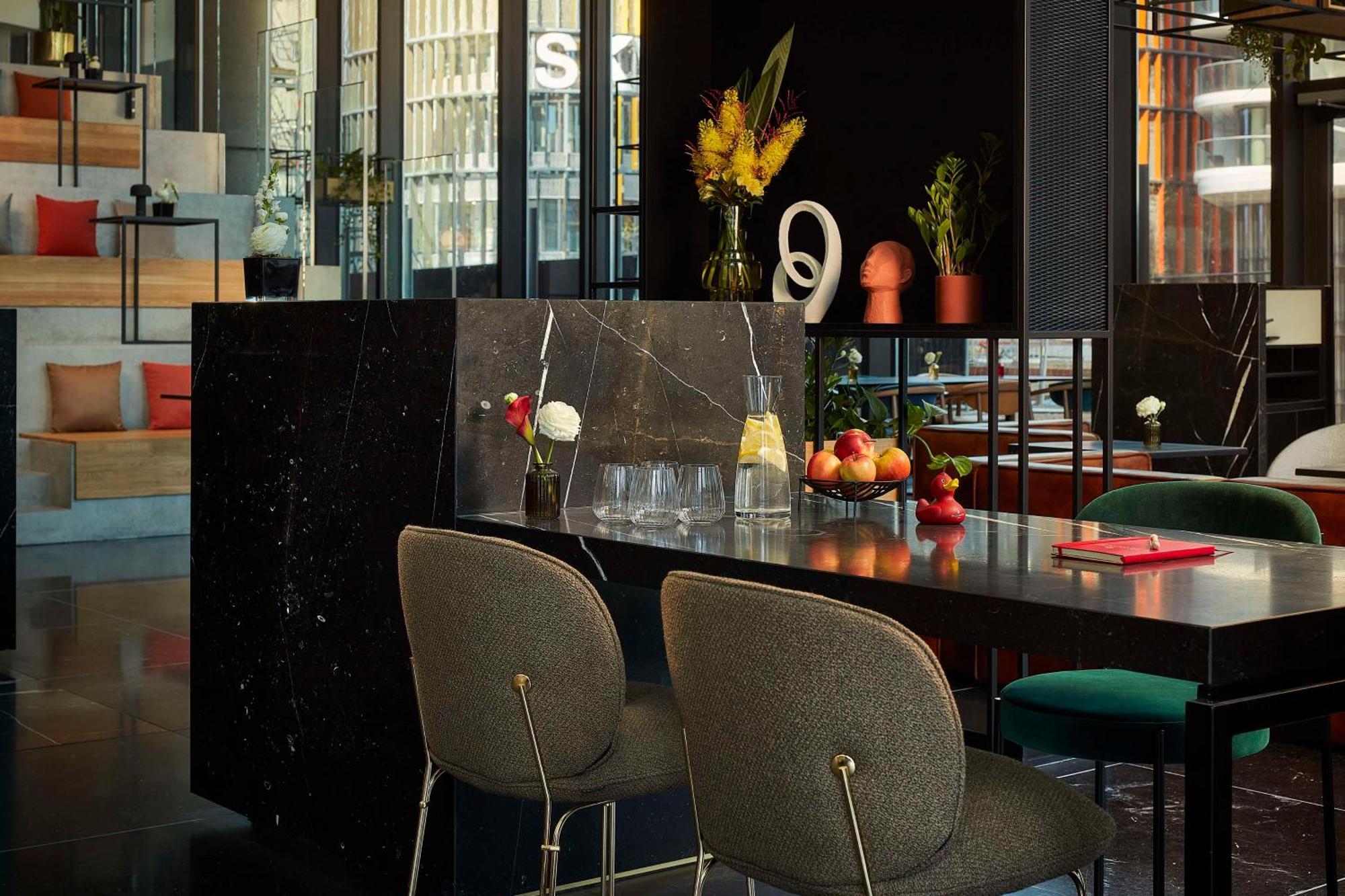 Nh Collection Frankfurt Spin Tower Hotel Frankfurt am Main Bagian luar foto