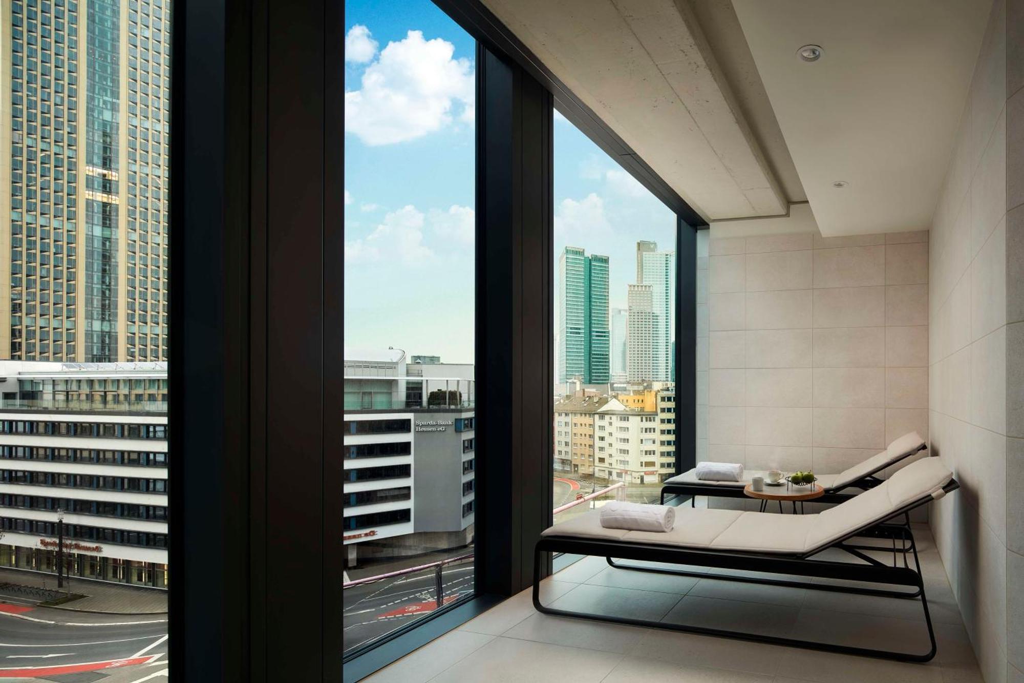 Nh Collection Frankfurt Spin Tower Hotel Frankfurt am Main Bagian luar foto