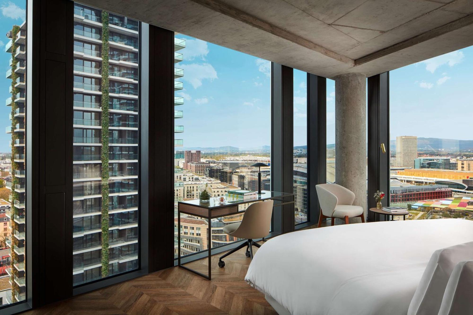 Nh Collection Frankfurt Spin Tower Hotel Frankfurt am Main Bagian luar foto