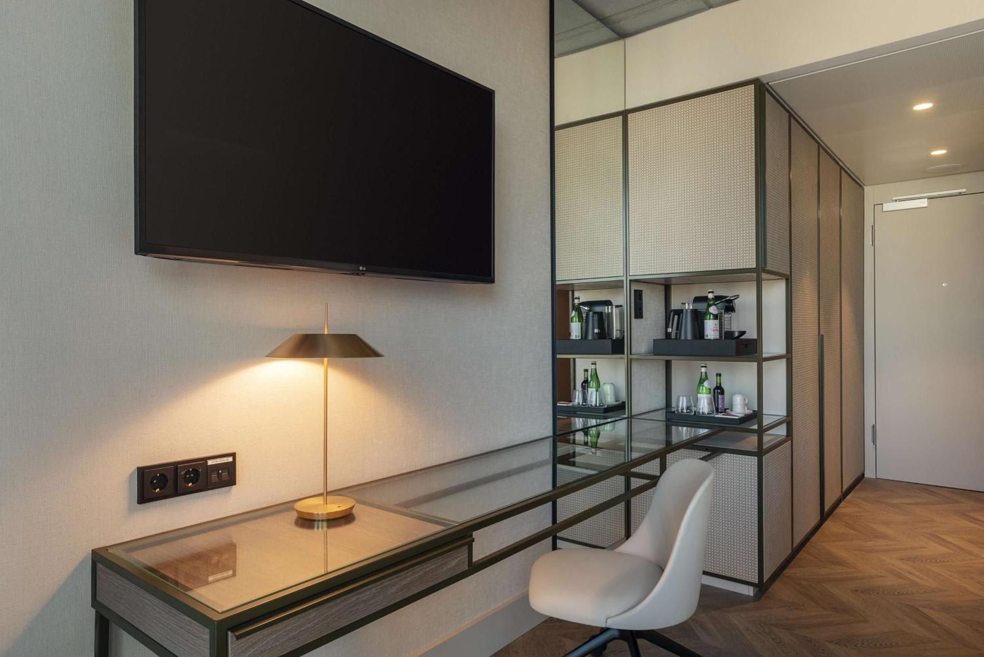 Nh Collection Frankfurt Spin Tower Hotel Frankfurt am Main Bagian luar foto