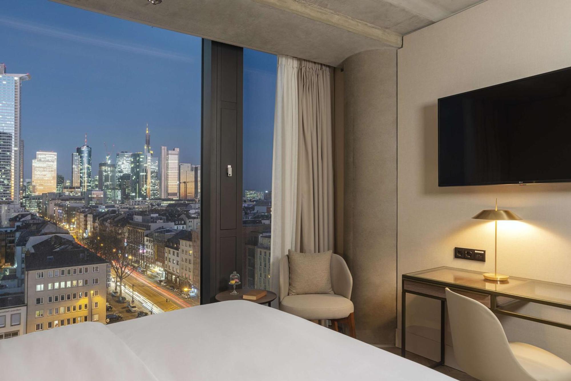 Nh Collection Frankfurt Spin Tower Hotel Frankfurt am Main Bagian luar foto