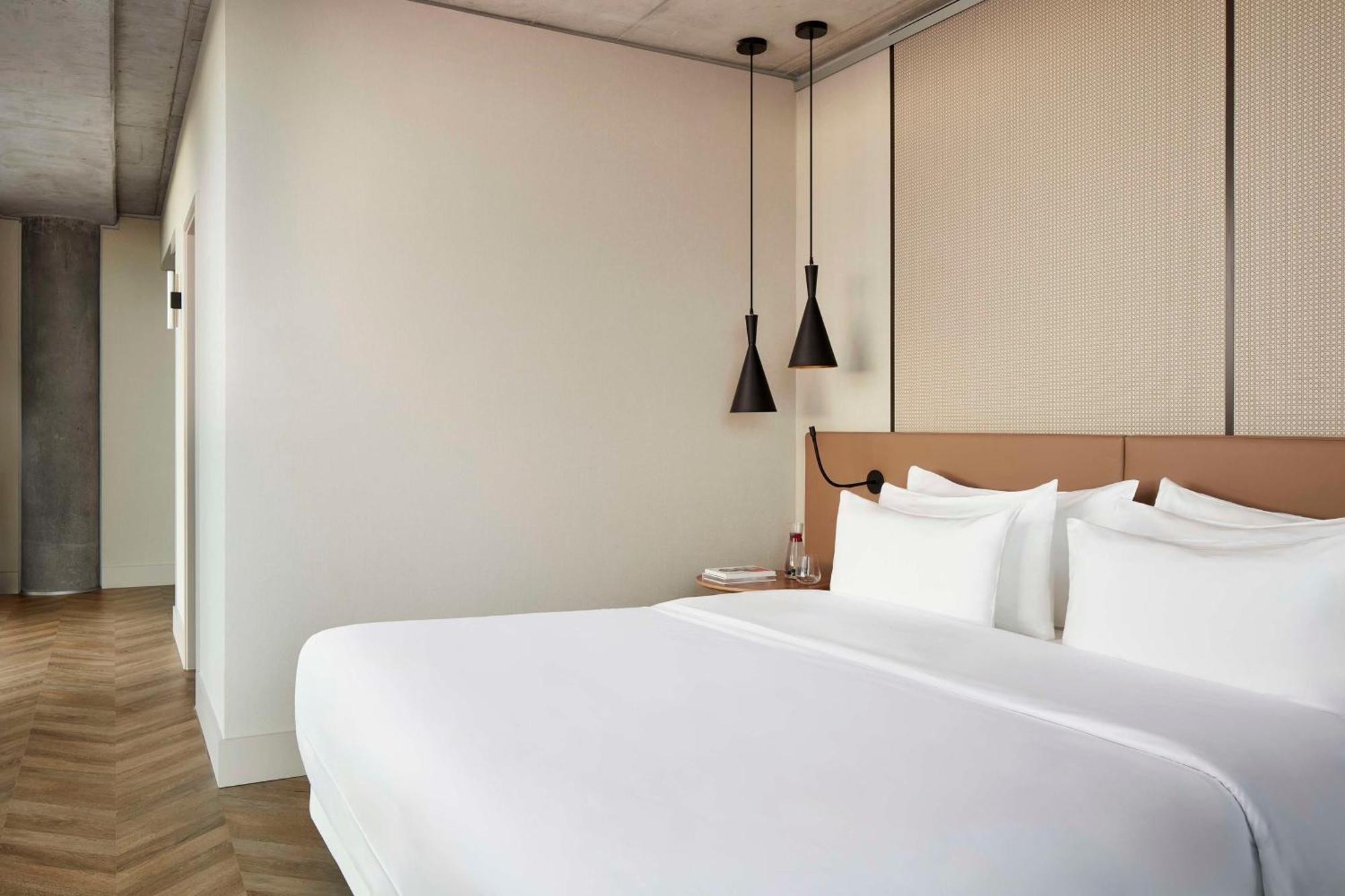 Nh Collection Frankfurt Spin Tower Hotel Frankfurt am Main Bagian luar foto